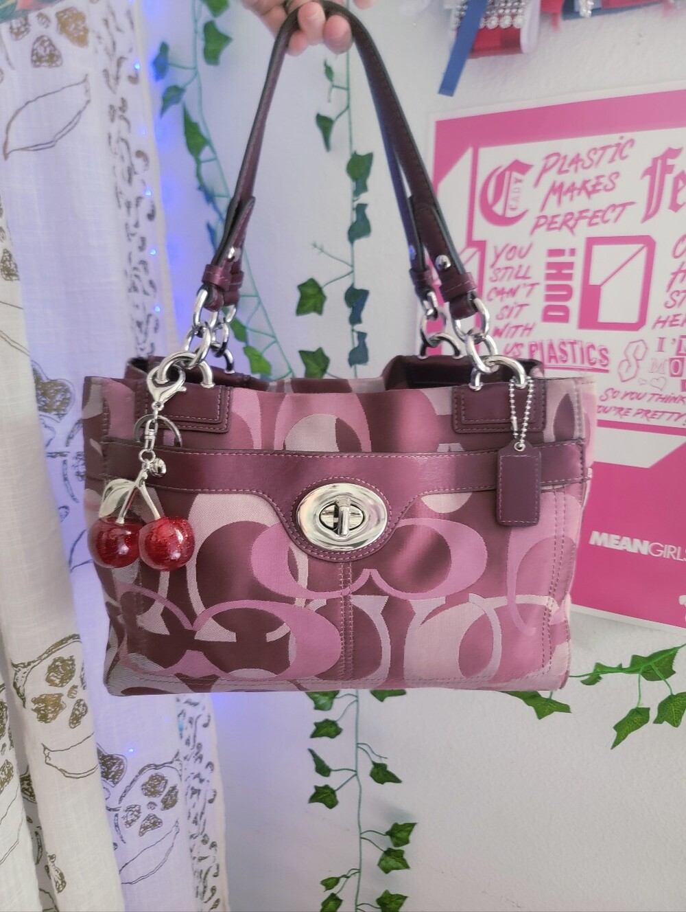 Y2k Rare Colorway Penelope Turnlock Pink Purple Optic Signature Shoulder Bag